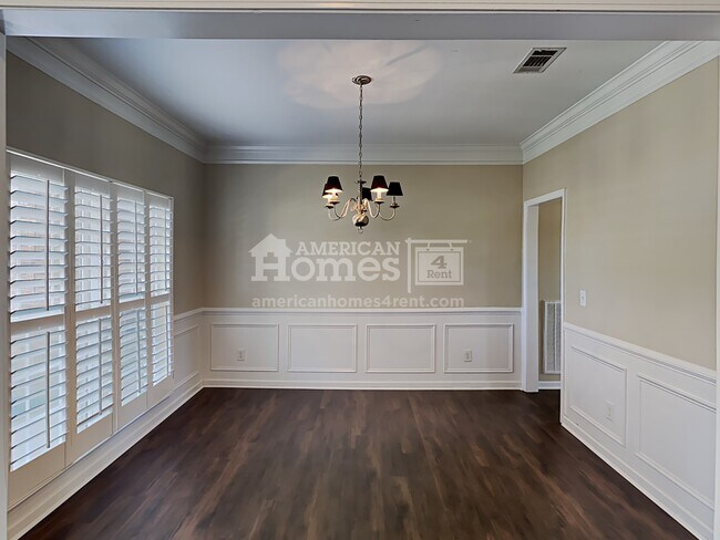 Building Photo - 2002 Fiona Way