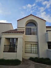 Building Photo - 1220 Franciscan Ct