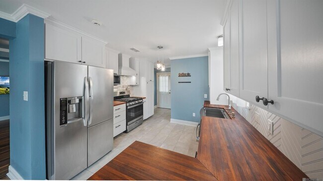 Foto del edificio - 8077 Carlton Roberts Blvd