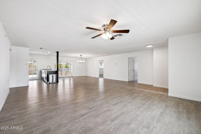 Building Photo - 4613 S Rita Ln