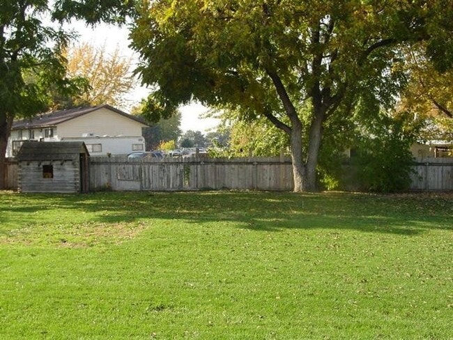 Building Photo - 5812-5822 W METALINE AVE