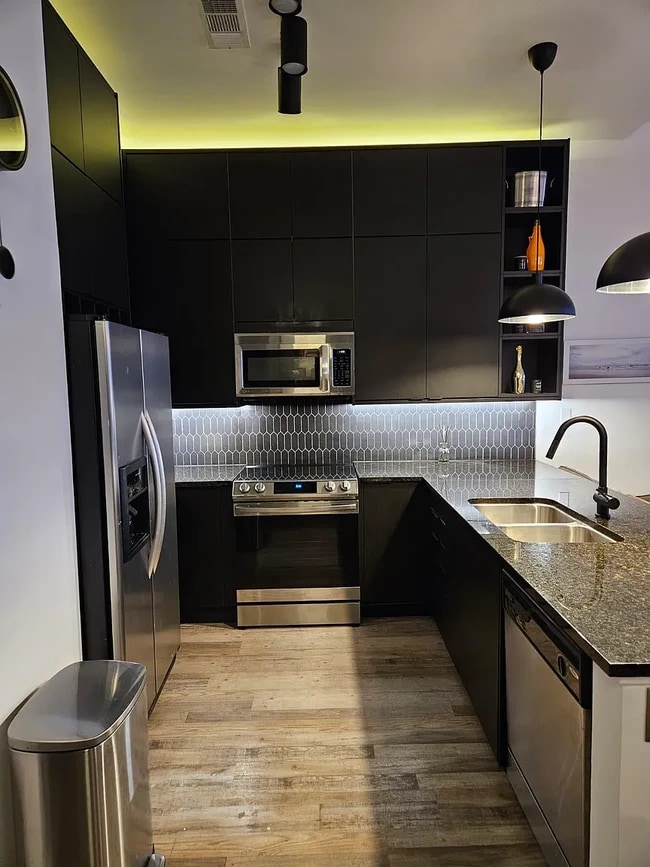 Building Photo - 711 Cosmopolitan Dr NE