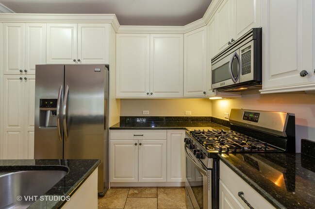 Foto del edificio - 695 Roger Williams Ave