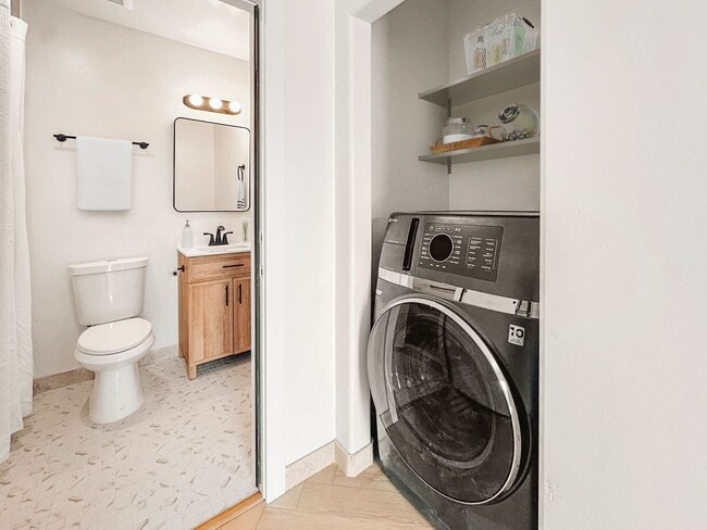 Foto del edificio - Modern 1 Bed / 1 Bath in a Gorgeous Neighborhood