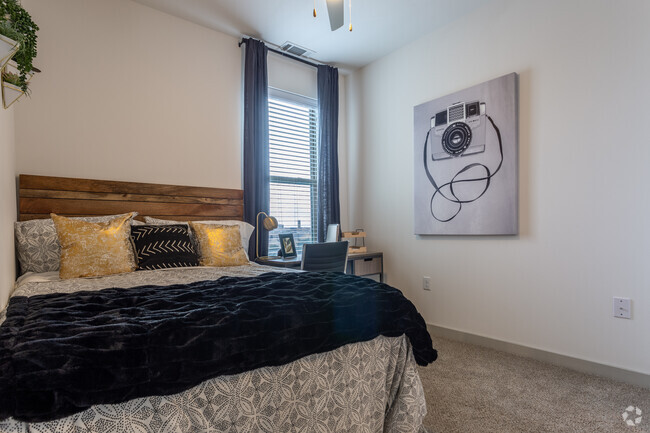 4HAB, 4 Ba-Bedroom - The Hudson | Student Housing