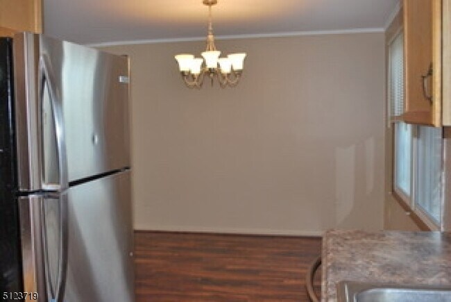 Building Photo - 88 Rockland St