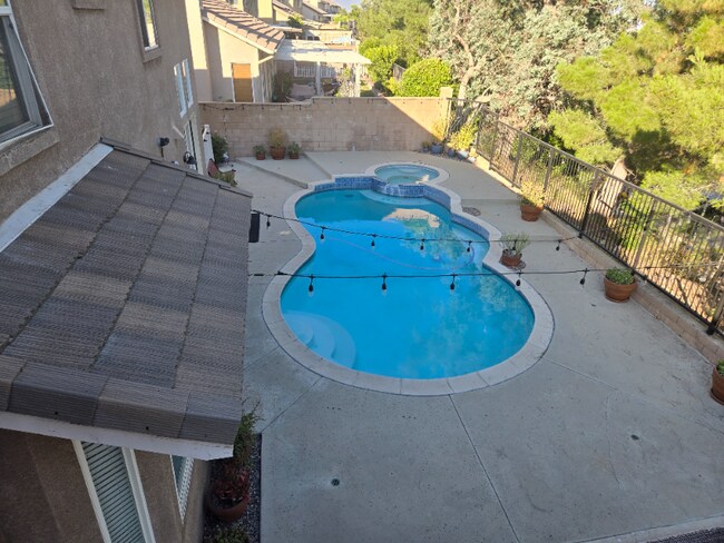 Foto del edificio - 14701 Reservoir Rd