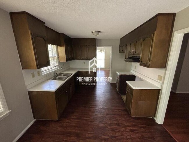 Foto del edificio - 135 Fox Hill Ct