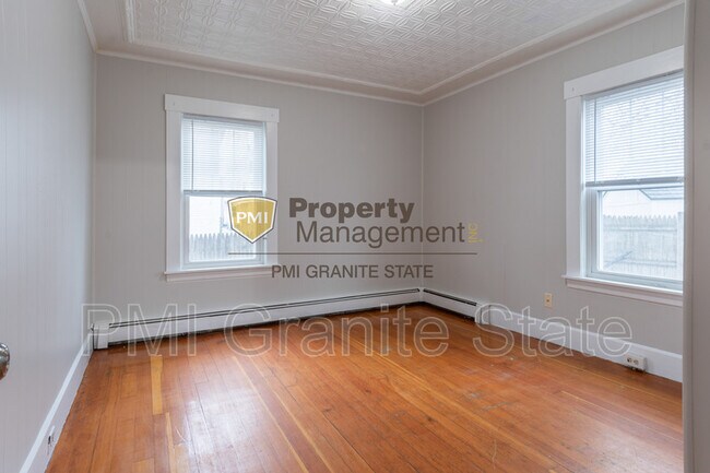 Foto del edificio - 7 Paige Ave