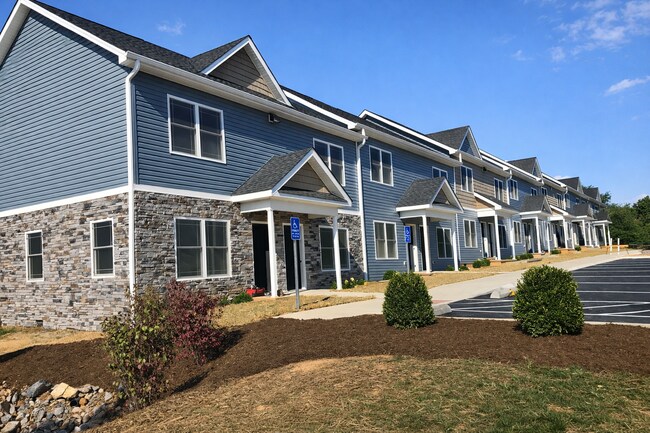 Foto del edificio - Staunton Townhomes 301-314