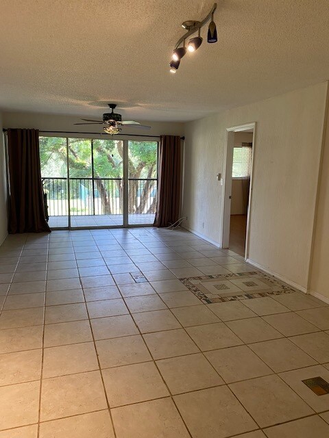 Foto del edificio - 5090 SW 64th Ave