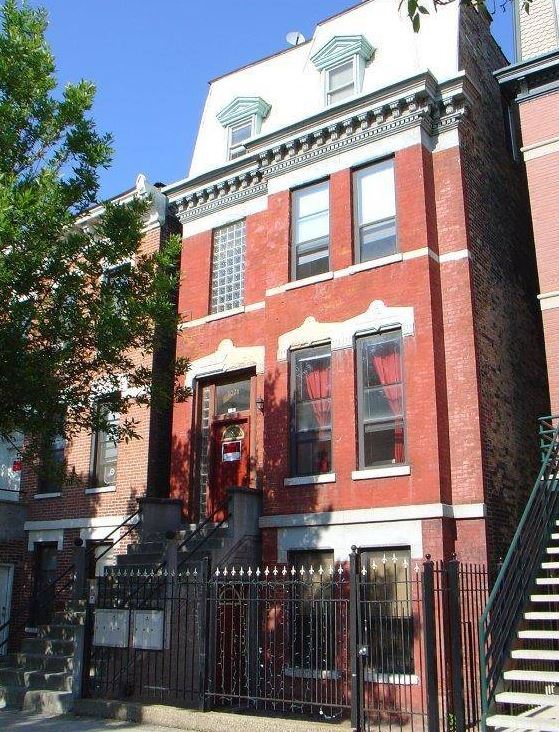 Building Photo - 1021 S Racine Ave