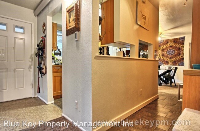 Foto del edificio - 3 br, 2 bath House - 7028 SW Capitol Hill Rd