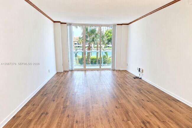 Foto del edificio - 19390 Collins Ave