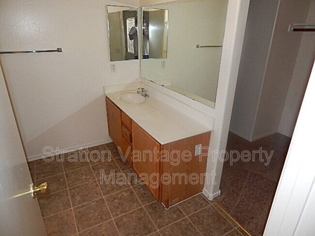 Building Photo - 3426 S 96th Ave