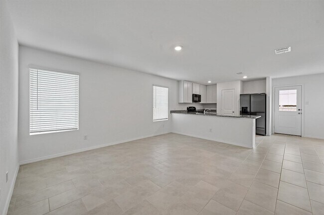 Building Photo - 1628 Dora Dr