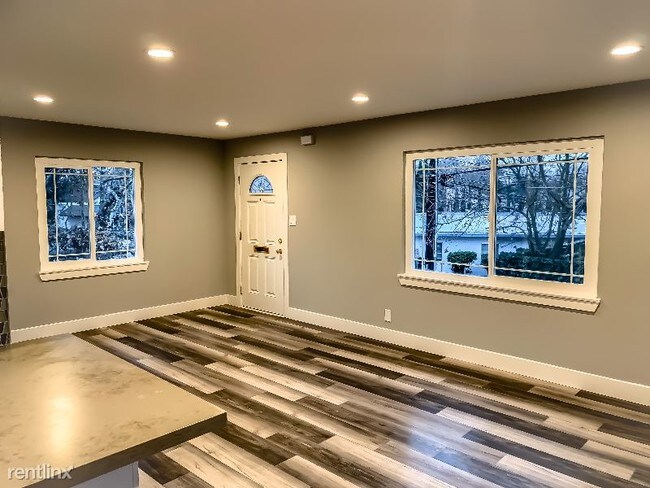 Building Photo - Studio, 2 bath Apartment - 4208 H St