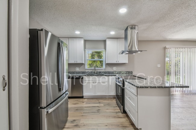 Foto del edificio - 16901 Melba Ln