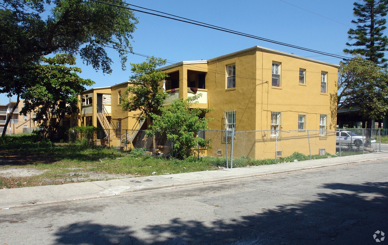 Foto del edificio - 140 NW 13th St