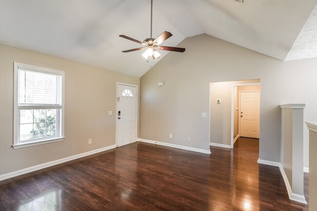 Building Photo - 615 Zellwood Dr