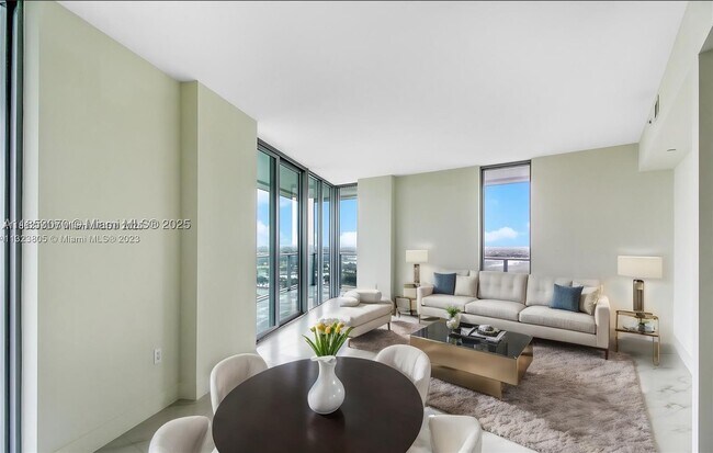 Building Photo - 2000 Metropica Wy