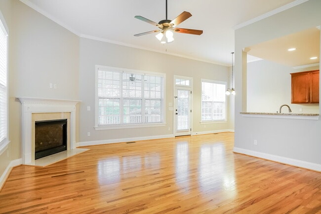 Building Photo - 621 Canvas Dr