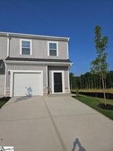 Building Photo - 100 Randwick Ln