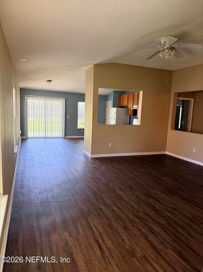 Foto del edificio - 1432 Heather Ct