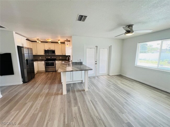 Foto del edificio - 1210 SE 16th St