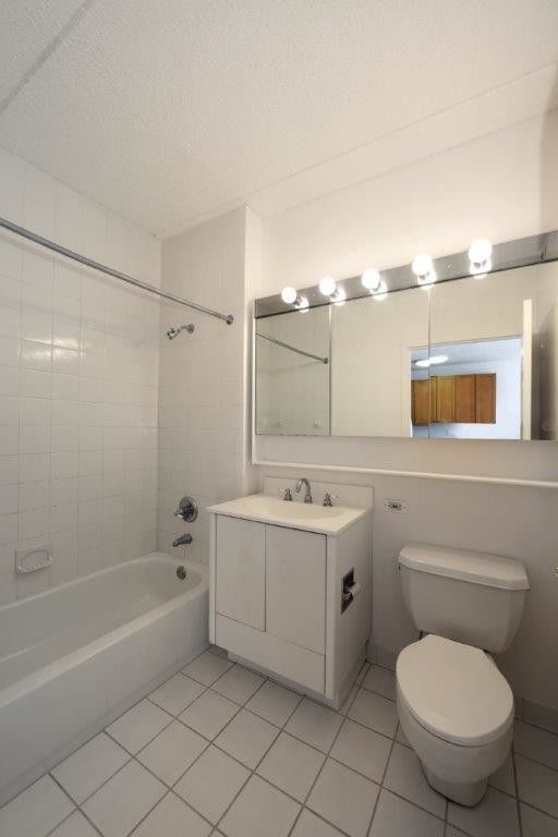 Foto del edificio - South facing large one-bedroom