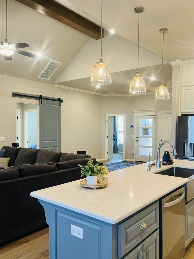 Foto del edificio - 11824 Loren Brook Ln