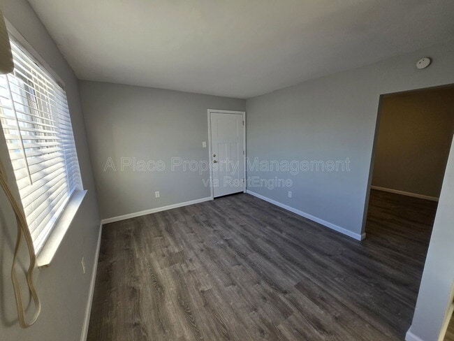 Foto del edificio - 2625 S Big Bend Blvd