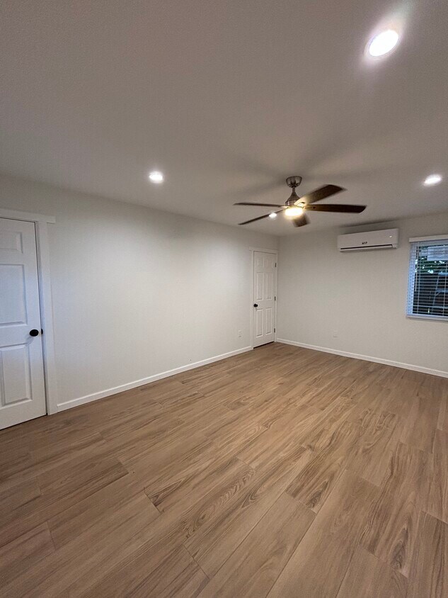Foto principal - 860 N Mar Vista Ave