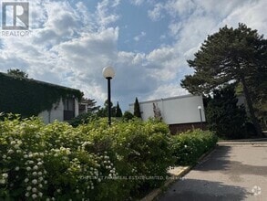 Building Photo - 396-396 Woodsworth Rd
