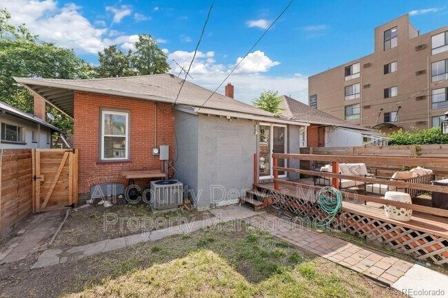 Foto del edificio - 1351 Garfield St