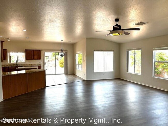 Building Photo - 3 br, 2 bath House - 500 S. Santa Fe Trail