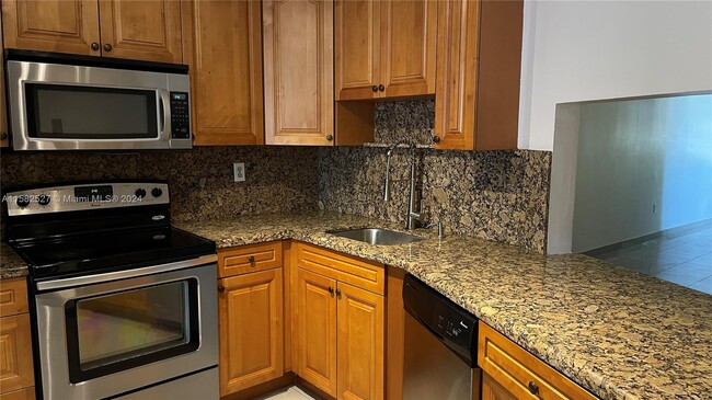 Foto del edificio - 1750 NE 191st St