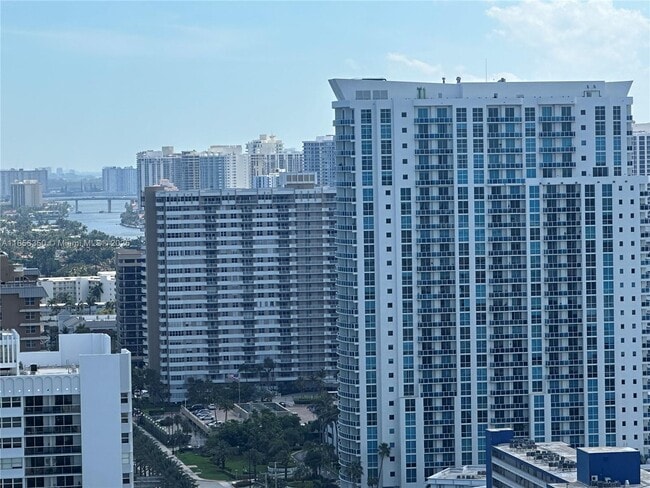 Building Photo - 1800 S Ocean Dr
