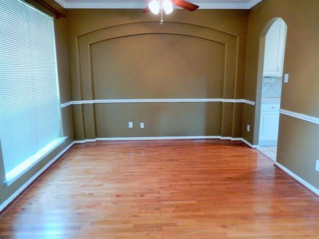 Building Photo - 3336 Southdown Drive, Pearland, TX 77584 -...