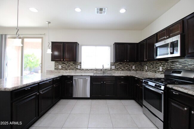 Building Photo - 1819 W Bonanza Dr