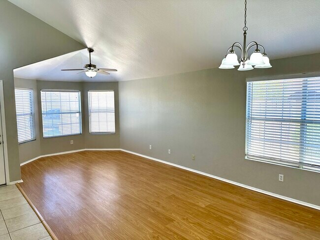 Building Photo - Immaculate home in the Islands