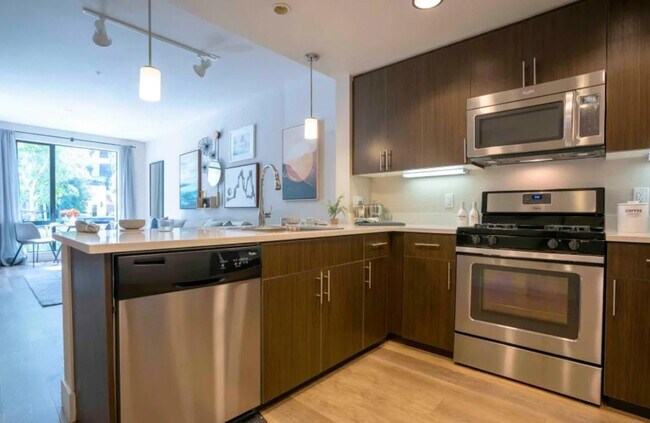 Building Photo - 251 Brandon St