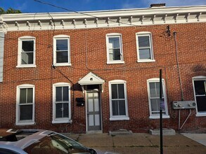 Building Photo - 1317 W 3rd St