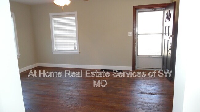 Building Photo - 1913 S Dollison Ave