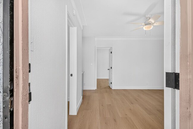 Foto del edificio - 526 Lime Ave