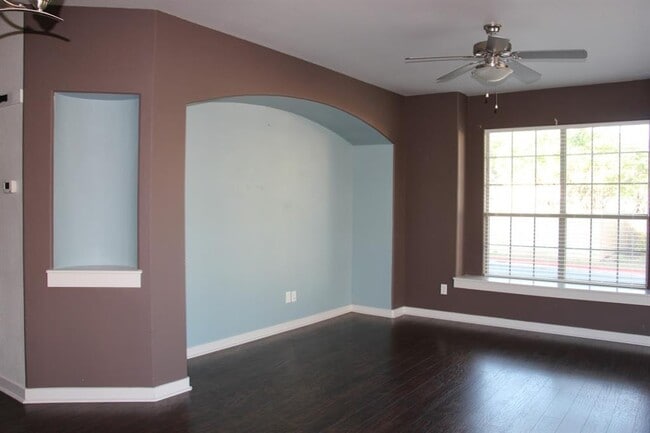 Foto del edificio - 12800 Venice Ln