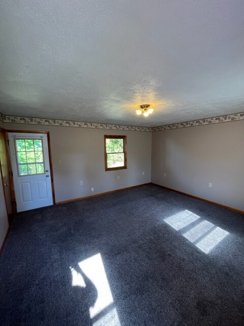 Foto del edificio - 2391 N Ridge Rd