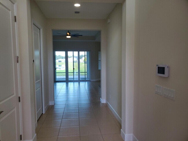 Building Photo - 15151 Goldfinch Cir