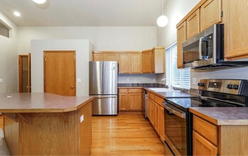 Building Photo - 13002 73rd Ave E