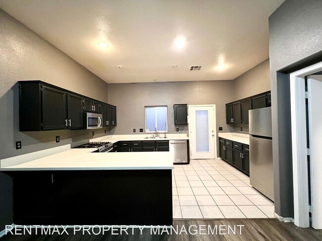 Building Photo - 4 br, 2 bath House - 2024 FRED BROWN DR
